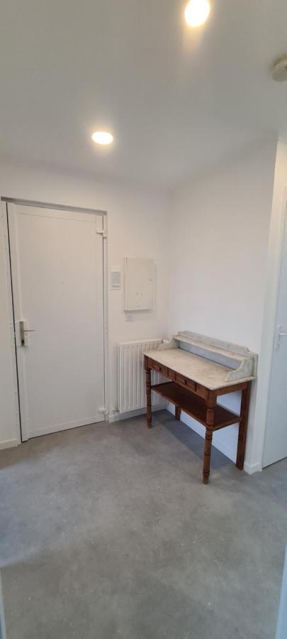 Private Room In Shared Apartment IV Beauvais Exterior photo